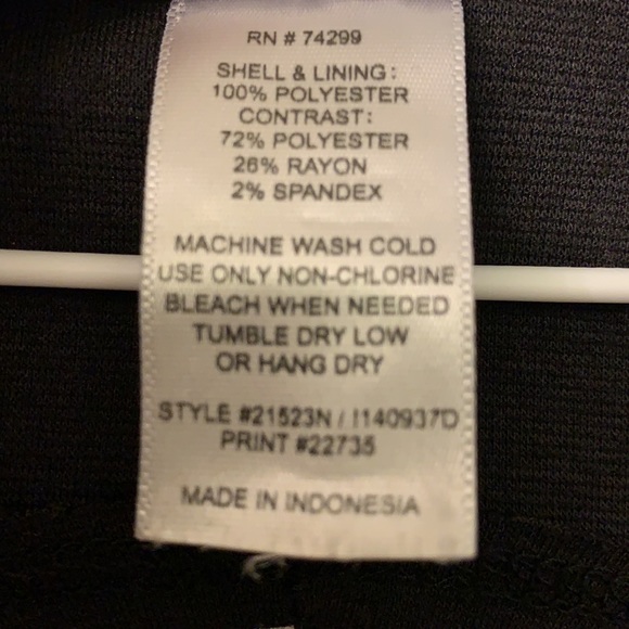 Medium dress 👗 $5 - Picture 4 of 4
